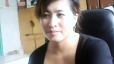 Chinese Milf Plays And Gets Caught Continue on MyCyka com
